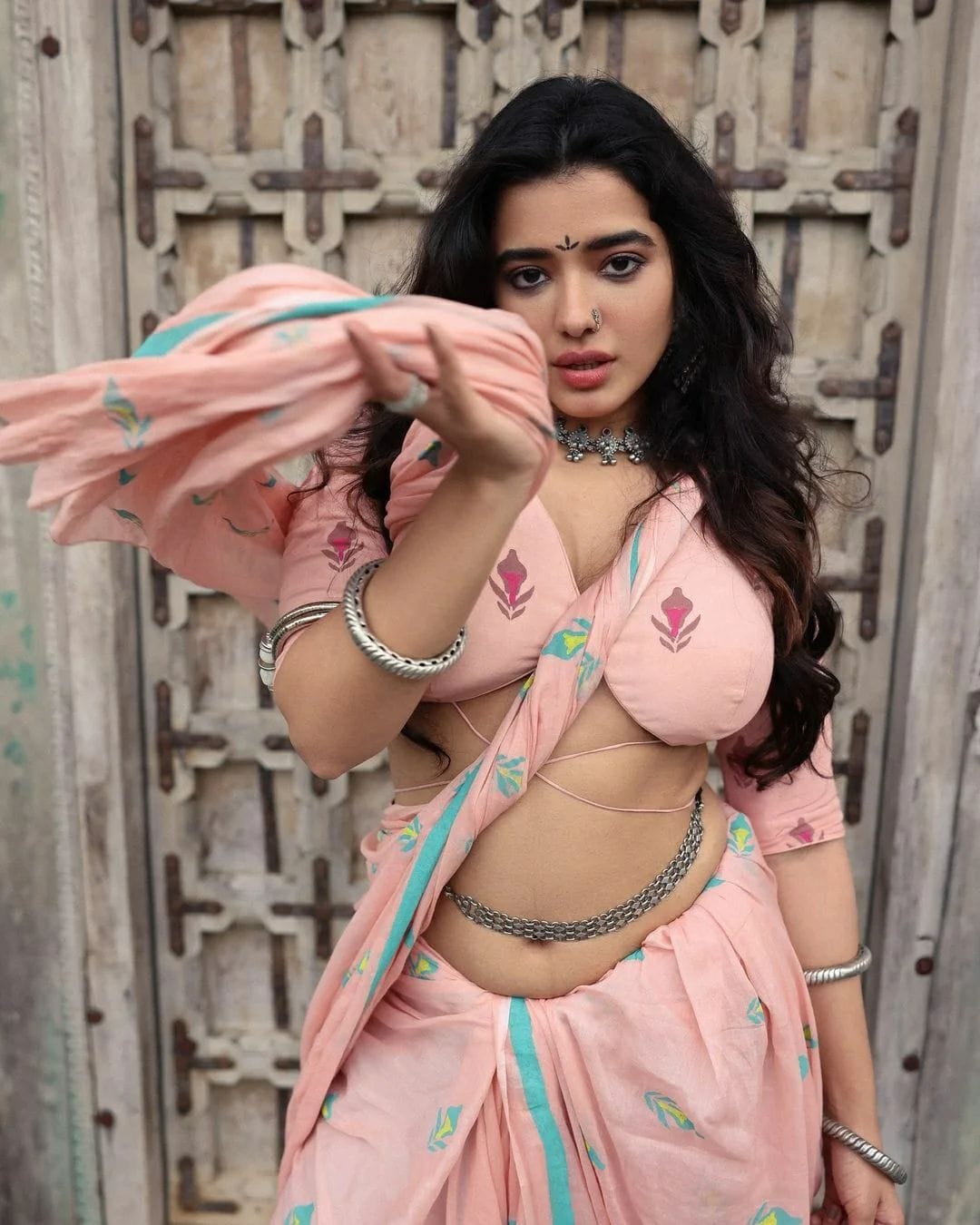 তারা শুরু করেছে