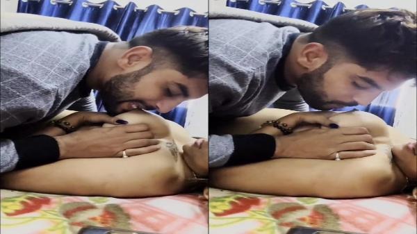 দেশী ভাবী তার দেবরকে তার স্তনের বোঁটা চুষতে ও কামড়াতে দেয়